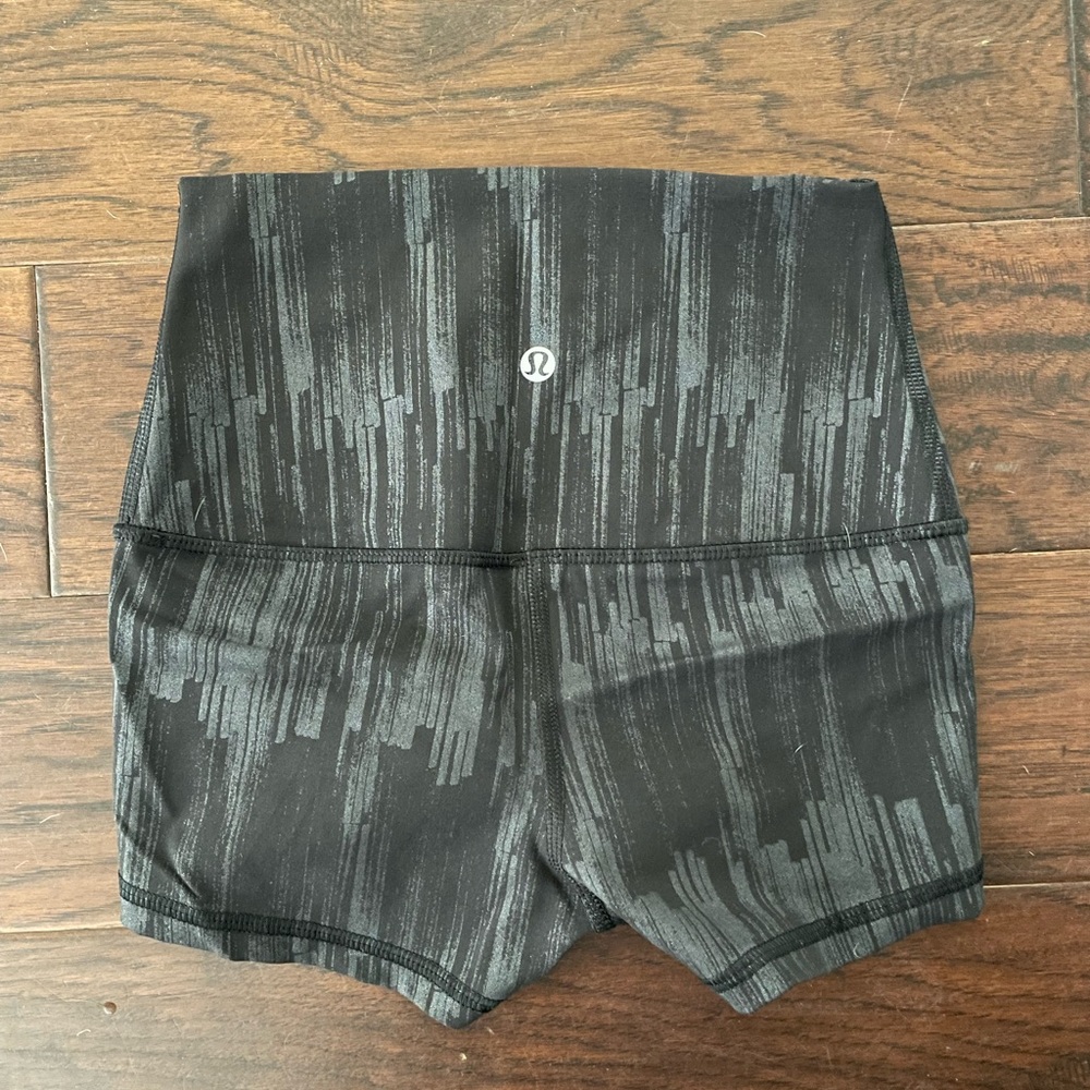 Lululemon Boogie Short *Luxtreme (Roll Down)